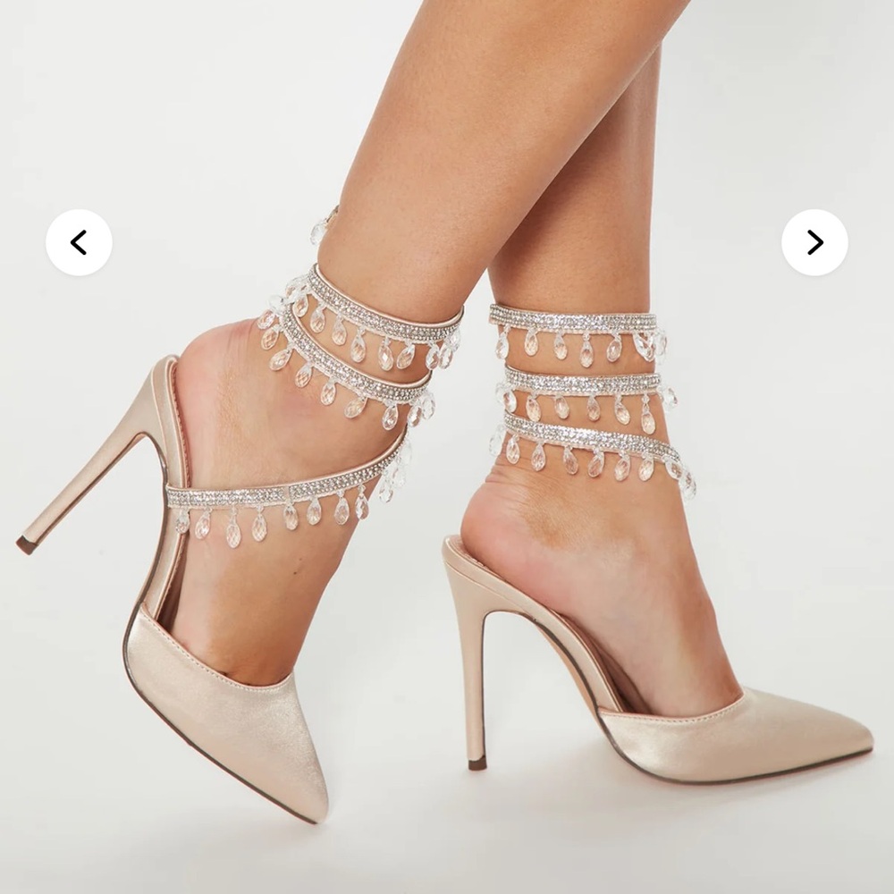 Fashionnova Kim Wrap Up Pumps - Nude